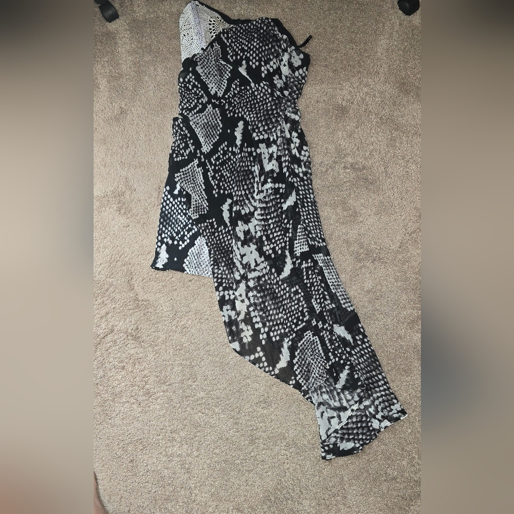 Strwpless FrwReptile Habitat Decor with Black and White Pattern